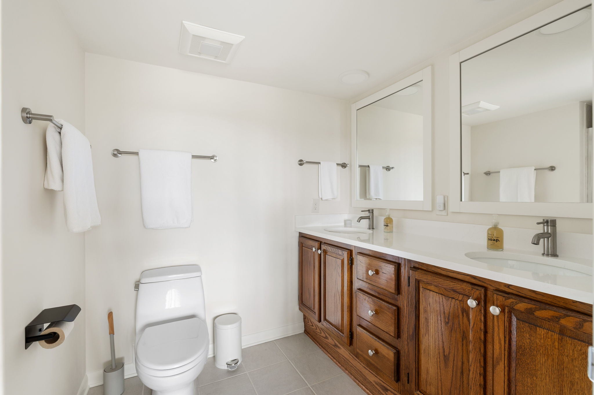 Seabrook Island SC non-toxic vacation rental primary bathroom