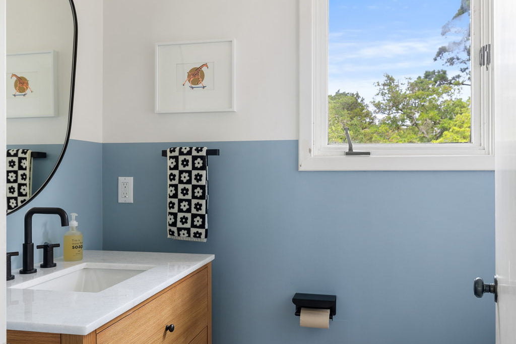 Seabrook Island SC non-toxic vacation rental half bath
