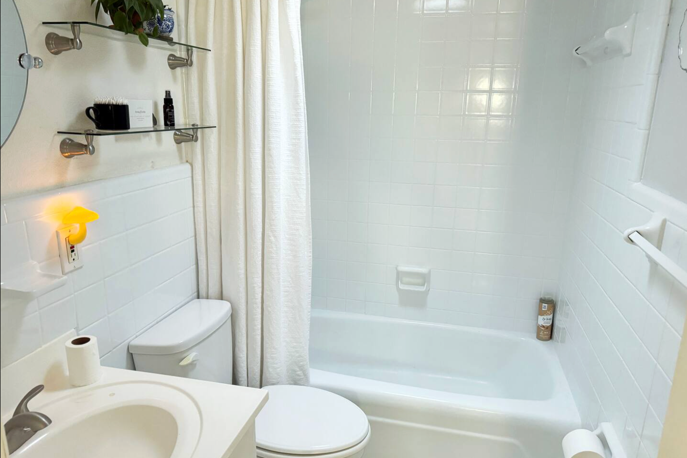 Non-toxic Austin condo bathroom