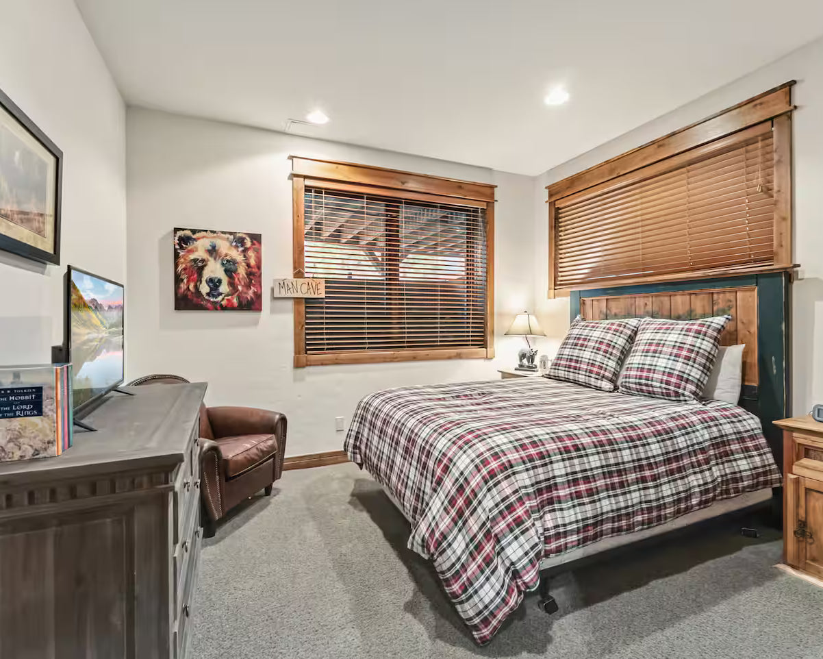 Non-toxic Breckenridge vacation home bedroom