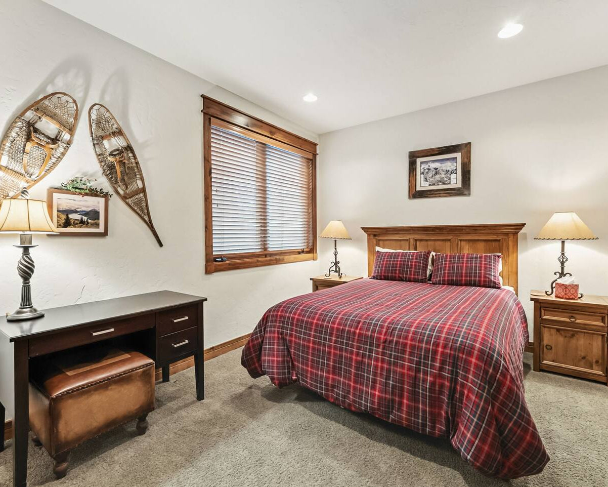 Non-toxic Breckenridge vacation home bedroom