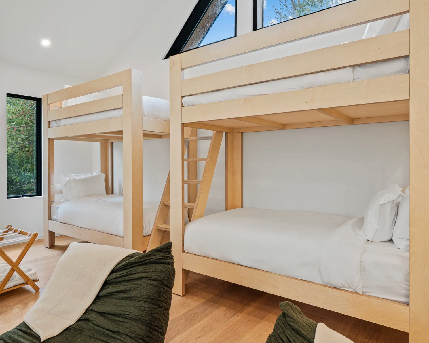 Catskills non-toxic vacation rental home bunk room kid-friendly
