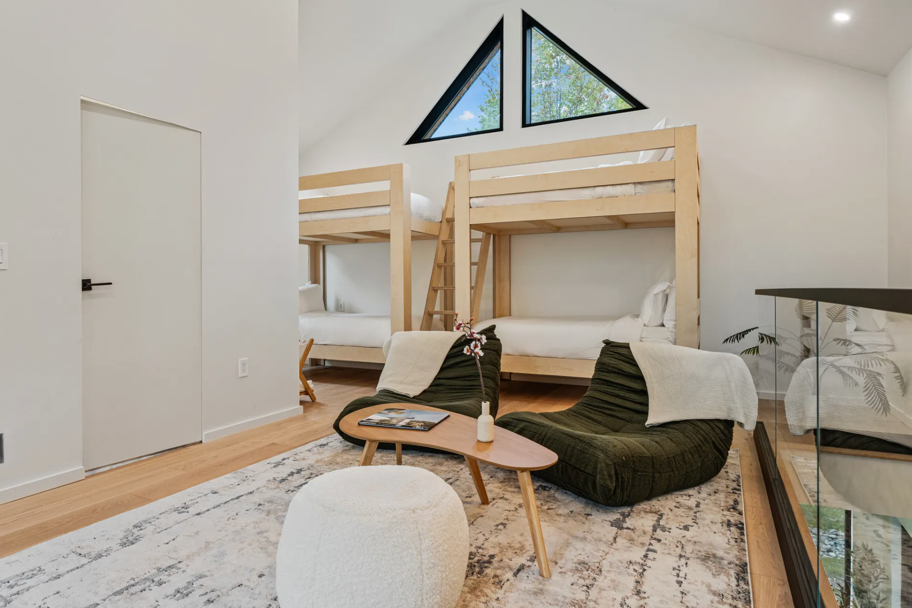 Catskills non-toxic vacation rental home bunk room