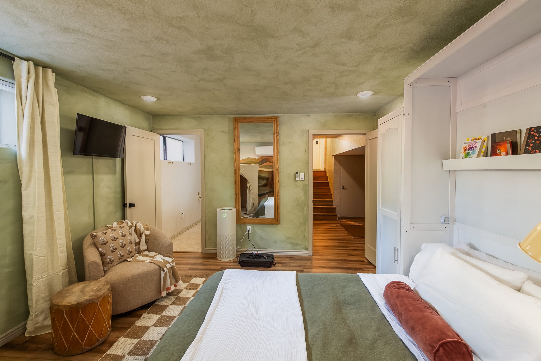 Sedona non-toxic vacation home bedroom suite