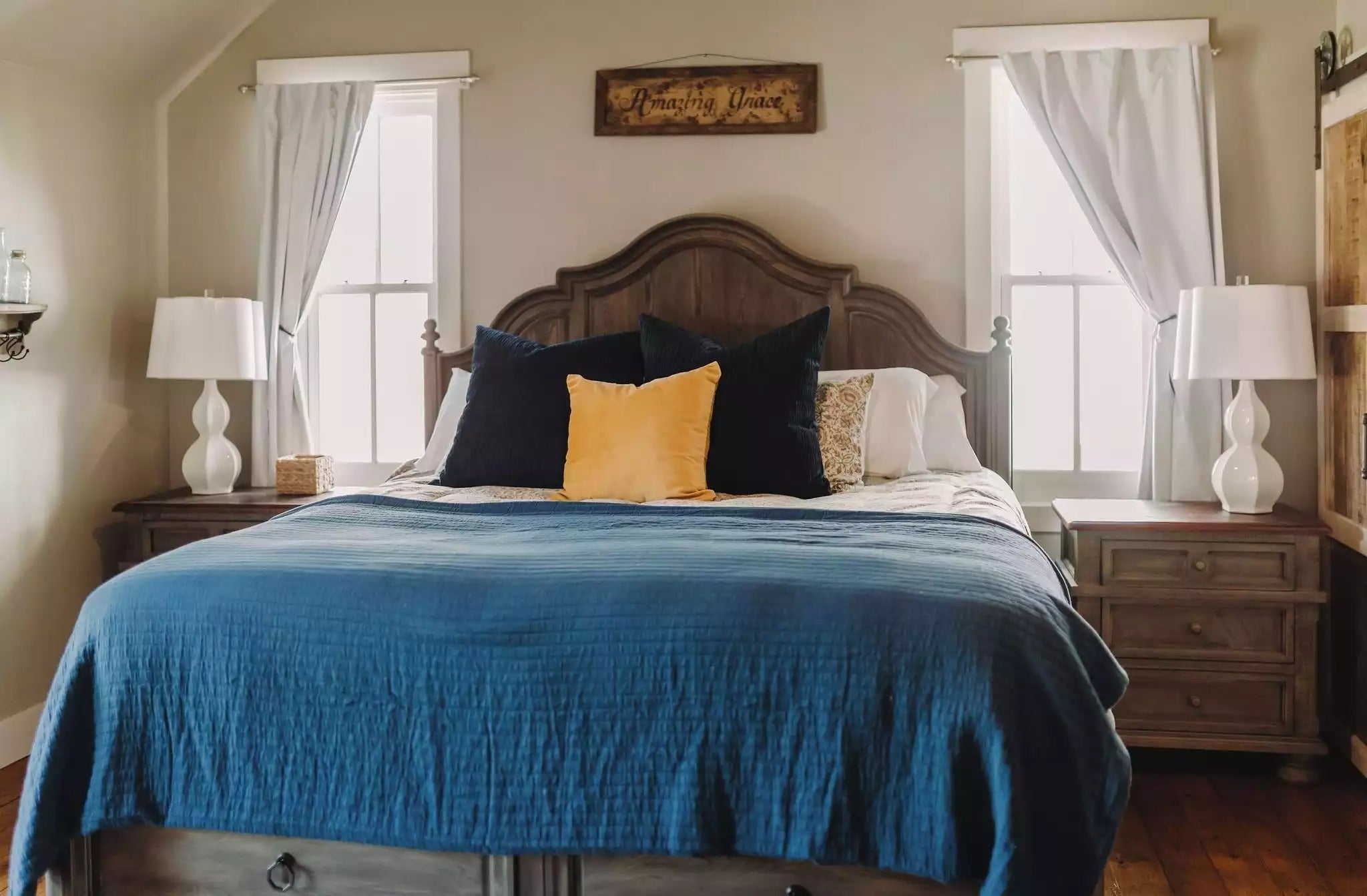 Carlton Landing Non-toxic vacation home bedroom