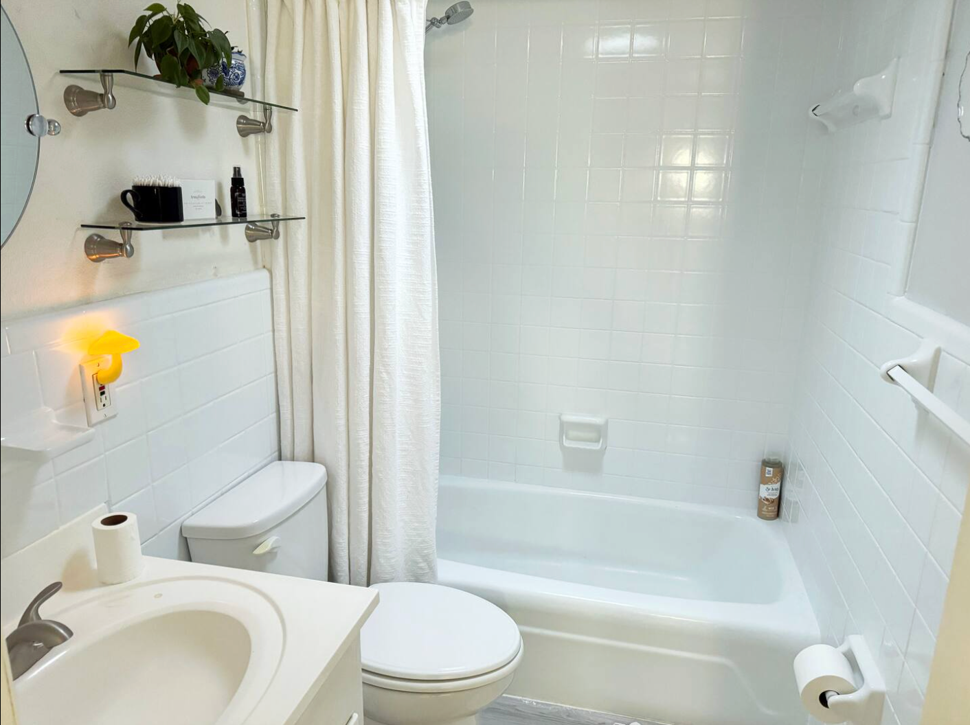 Non-toxic Austin condo bathroom
