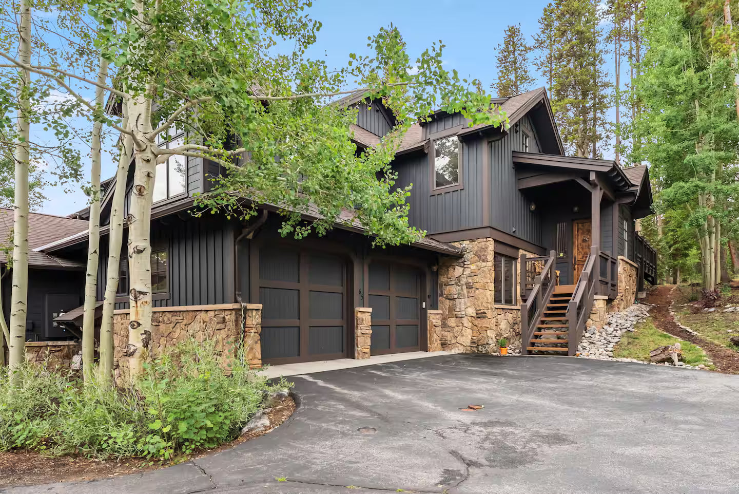 Non-toxic Breckenridge vacation home shock hill estate garage
