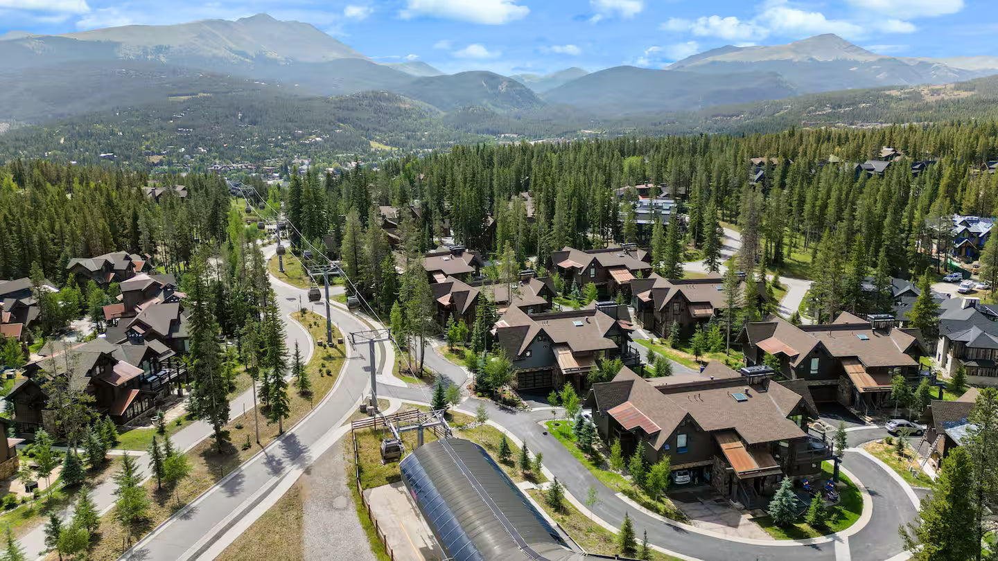 Non-toxic Breckenridge vacation home gondola shock hill estate