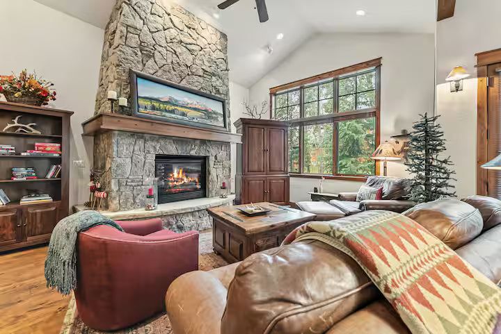 Non-toxic Breckenridge vacation home cozy fireplace