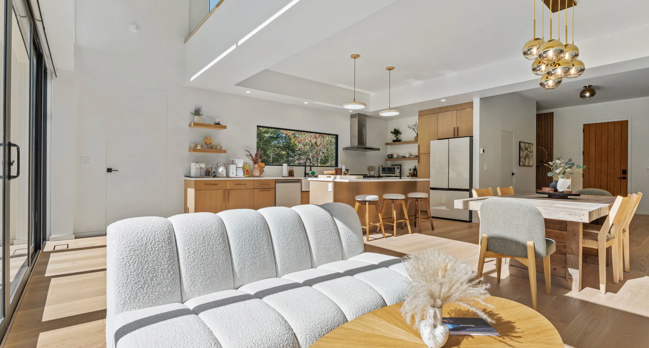 Catskills non-toxic vacation rental home great room