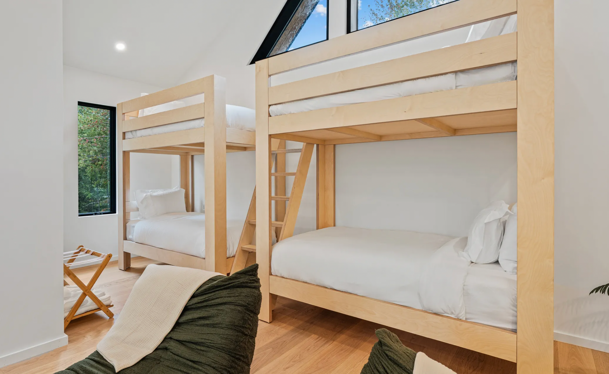 Catskills non-toxic vacation rental home bunk room kid-friendly