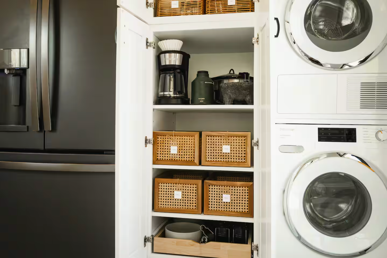 Non-toxic vacation rental palm springs laundry